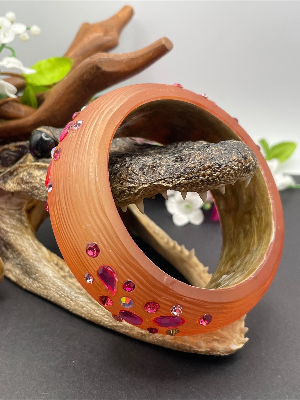 Lucite carved chunky bangle vintage